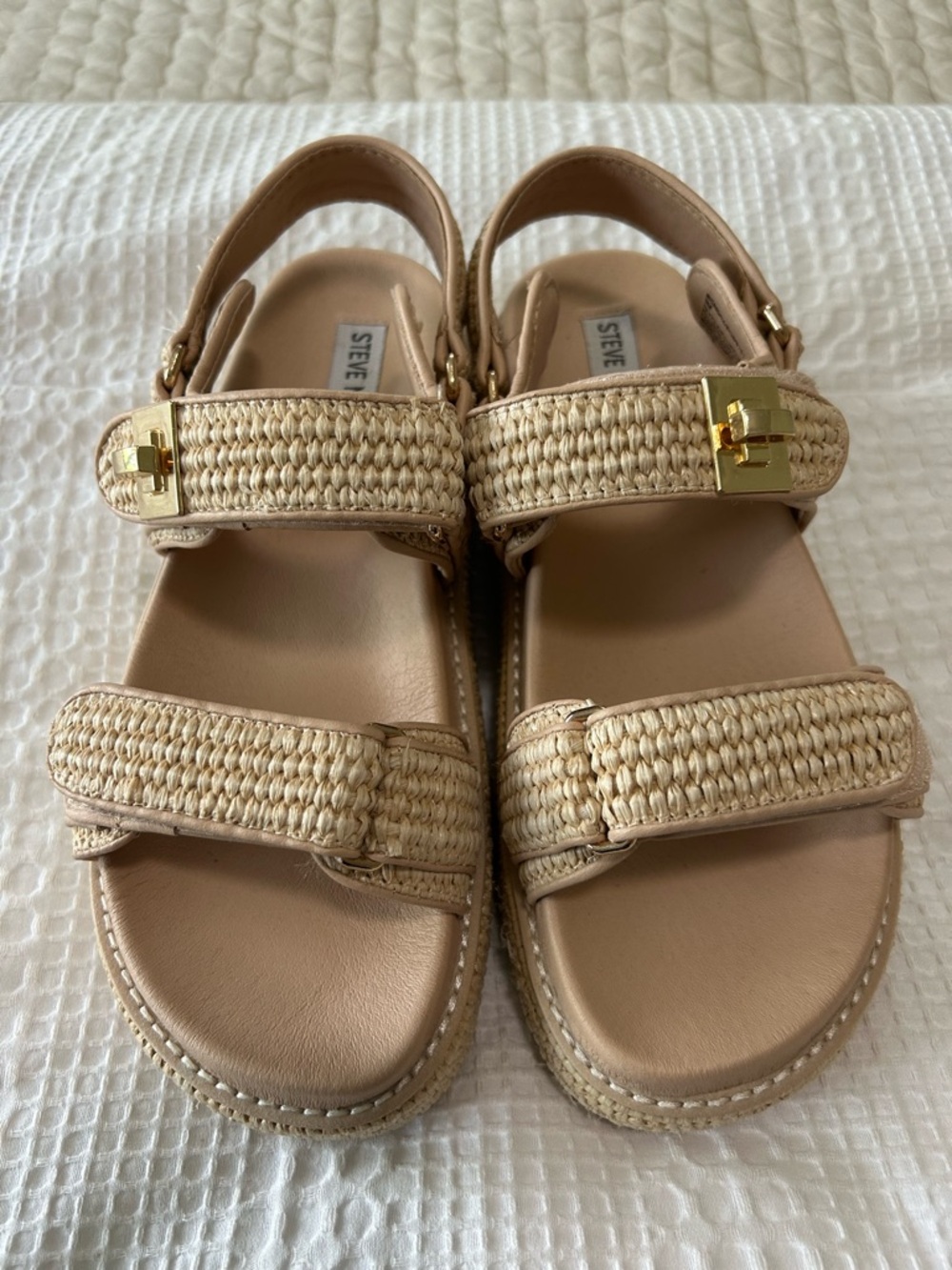 Steve Madden Natural Raffia Strap Sandals with Gold Hardware size 9